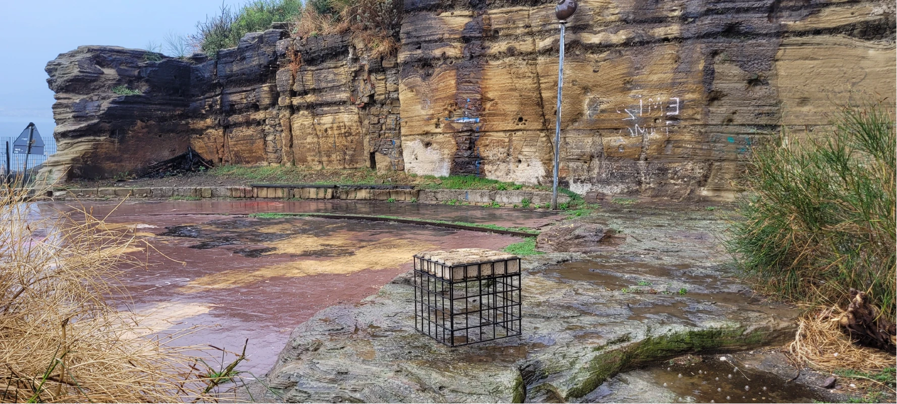 Magma - Seduta in ferro e tufo - Pietro Trattino